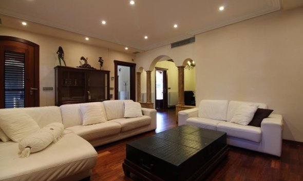 Resale - Villa - Orihuela Costa - Campoamor