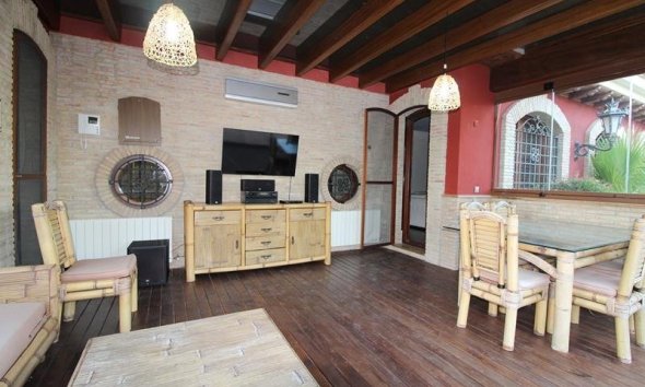 Resale - Villa - Orihuela Costa - Campoamor