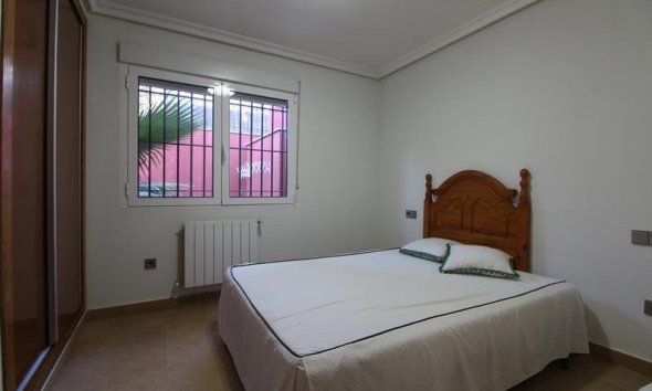 Resale - Villa - Orihuela Costa - Campoamor