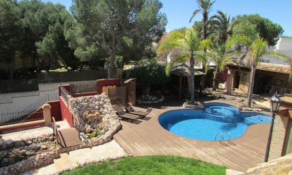 Resale - Villa - Orihuela Costa - Campoamor