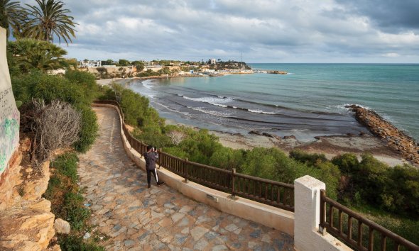 Resale - Villa - Orihuela Costa - Cabo Roig