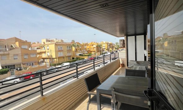 Resale - Apartment - Torrevieja - Mar azul