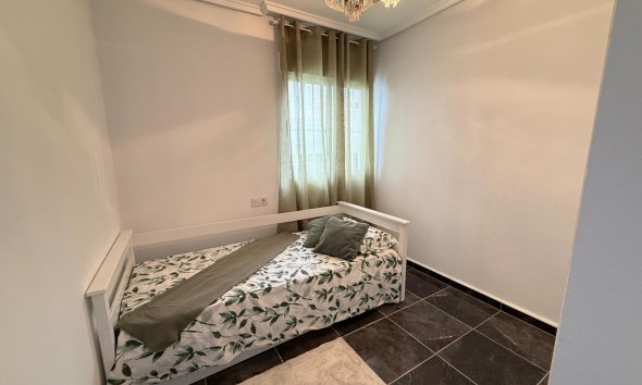 Resale - Apartment - Torrevieja - Centro