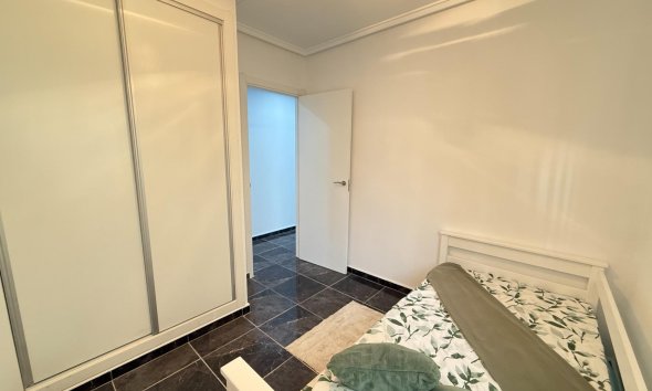 Resale - Apartment - Torrevieja - Centro