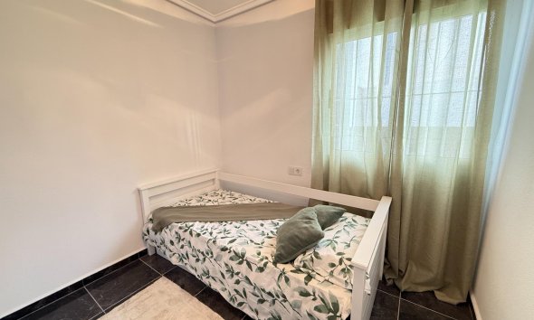 Resale - Apartment - Torrevieja - Centro