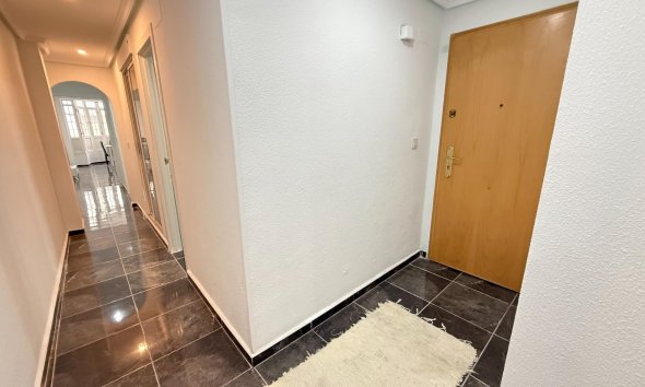 Resale - Apartment - Torrevieja - Centro