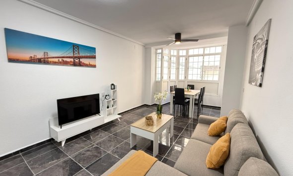 Resale - Apartment - Torrevieja - Centro