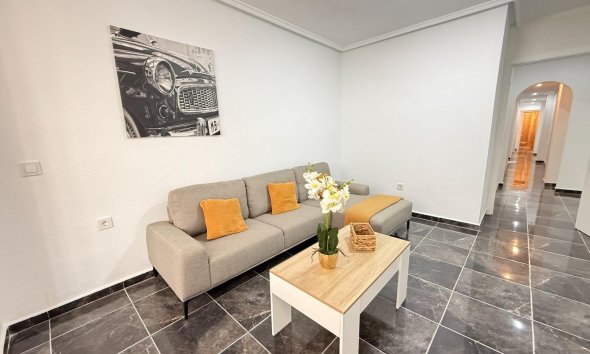 Resale - Apartment - Torrevieja - Centro