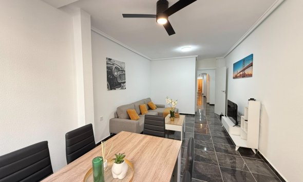 Resale - Apartment - Torrevieja - Centro
