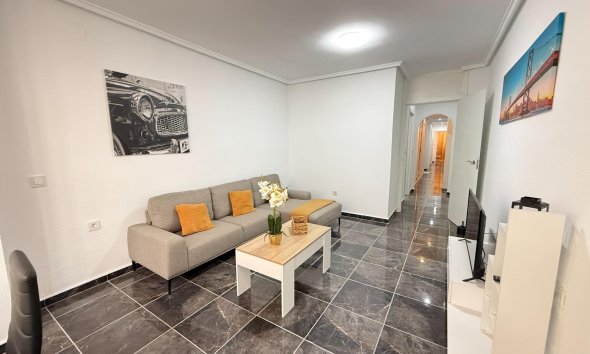 Resale - Apartment - Torrevieja - Centro