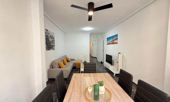 Resale - Apartment - Torrevieja - Centro