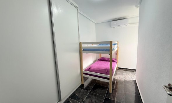 Resale - Apartment - Torrevieja - Centro