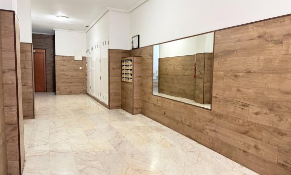 Resale - Apartment - Torrevieja - Centro