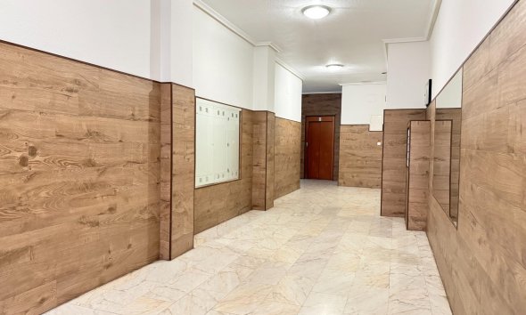 Resale - Apartment - Torrevieja - Centro