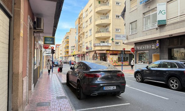 Resale - Apartment - Torrevieja - Centro