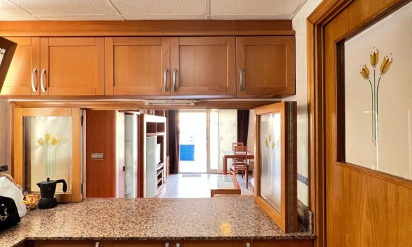 Resale - Apartment - Torrevieja - Playa de los locos