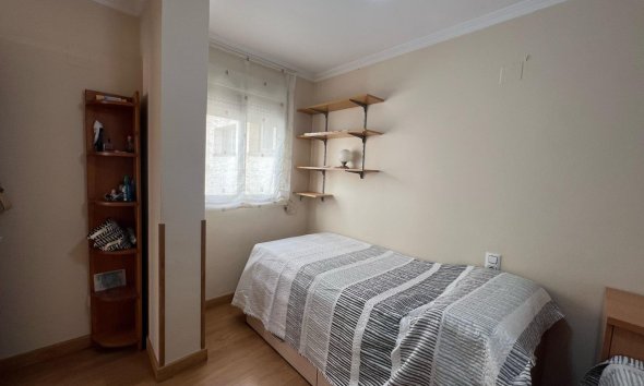 Resale - Apartment - Torrevieja - Playa de los locos