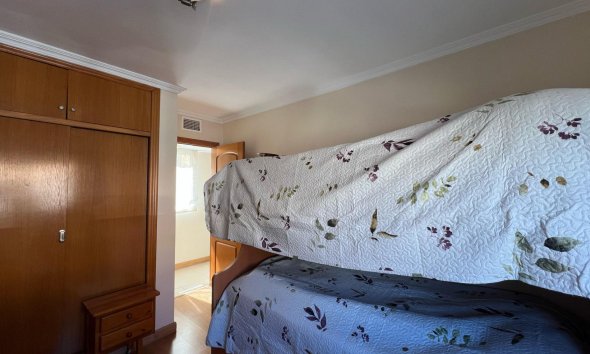 Resale - Apartment - Torrevieja - Playa de los locos