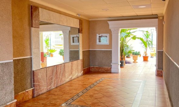 Resale - Apartment - Torrevieja - Curva del Palangre