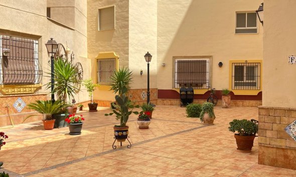 Resale - Apartment - Torrevieja - Curva del Palangre