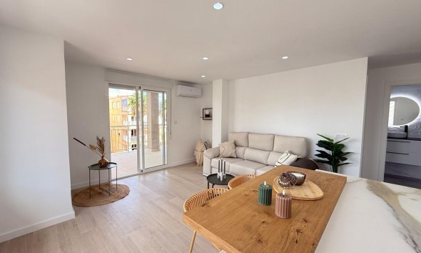 Resale - Apartment - Torrevieja - Playa de los Naufragos