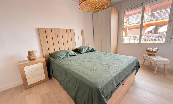 Resale - Apartment - Torrevieja - Playa de los Naufragos
