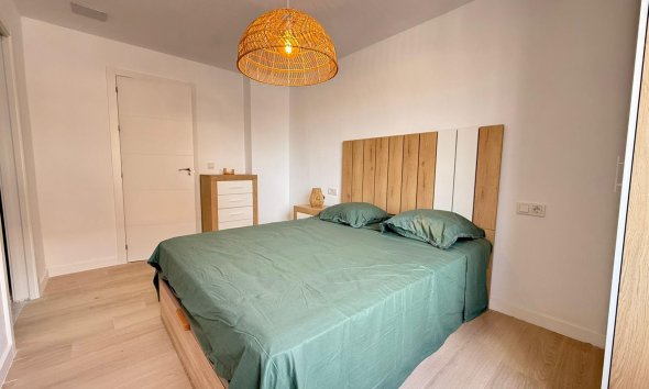 Resale - Apartment - Torrevieja - Playa de los Naufragos