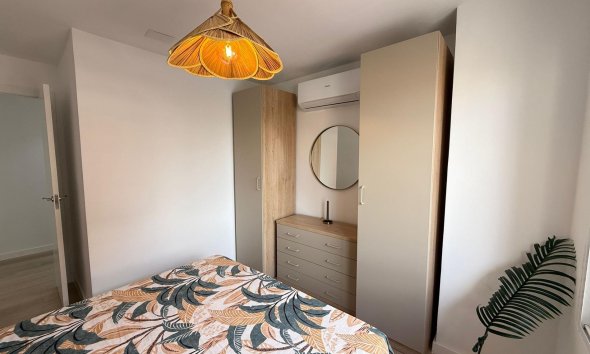 Resale - Apartment - Torrevieja - Playa de los Naufragos