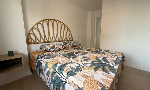 Resale - Apartment - Torrevieja - Playa de los Naufragos