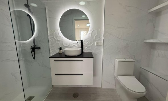 Resale - Apartment - Torrevieja - Playa de los Naufragos