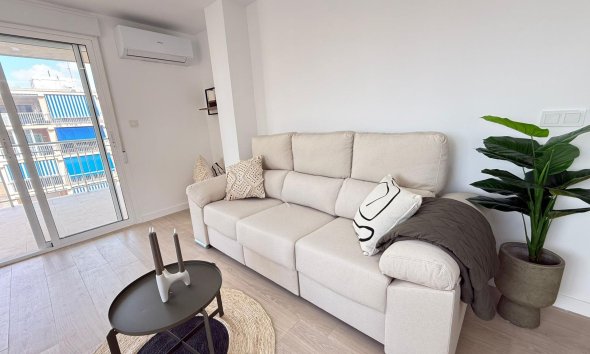 Resale - Apartment - Torrevieja - Playa de los Naufragos