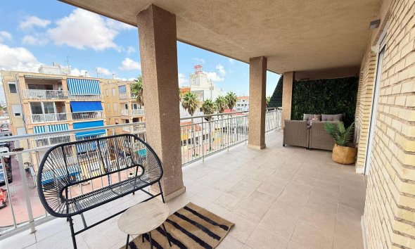 Resale - Apartment - Torrevieja - Playa de los Naufragos