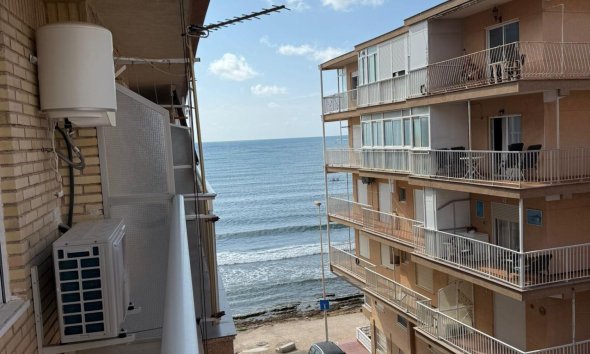 Resale - Apartment - Torrevieja - Playa de los Naufragos