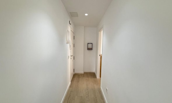 Resale - Apartment - Torrevieja - Playa de los Naufragos