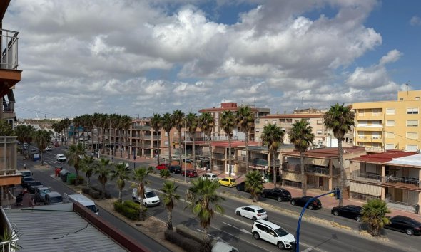 Resale - Apartment - Torrevieja - Playa de los Naufragos