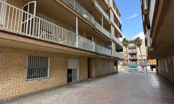 Resale - Apartment - Torrevieja - Playa de los Naufragos