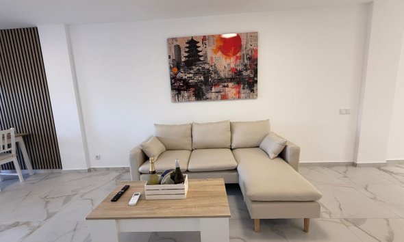 Resale - Apartment - Torrevieja - Acequion