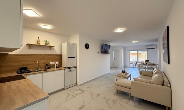 Resale - Apartment - Torrevieja - Acequion