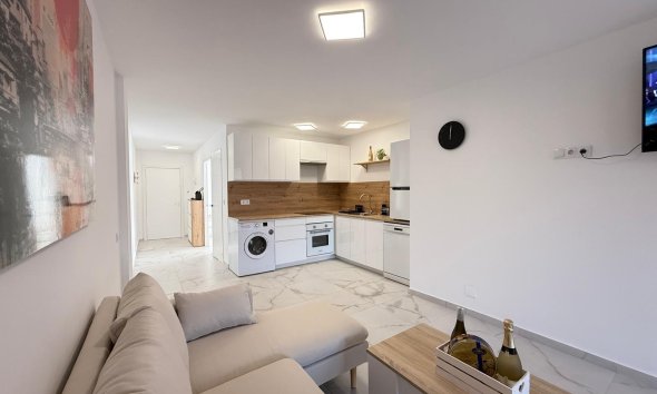 Resale - Apartment - Torrevieja - Acequion