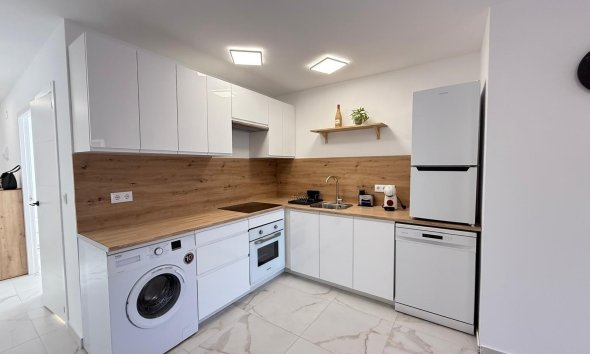 Resale - Apartment - Torrevieja - Acequion