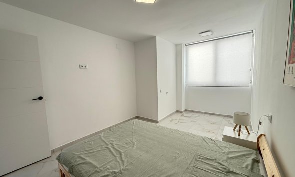 Resale - Apartment - Torrevieja - Acequion