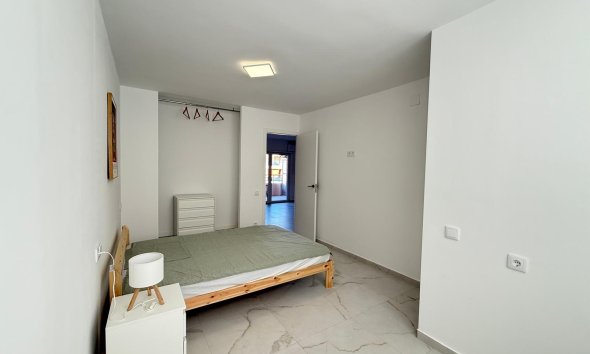 Resale - Apartment - Torrevieja - Acequion