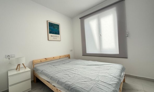 Resale - Apartment - Torrevieja - Acequion