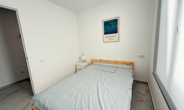 Resale - Apartment - Torrevieja - Acequion