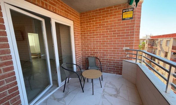 Resale - Apartment - Torrevieja - Acequion