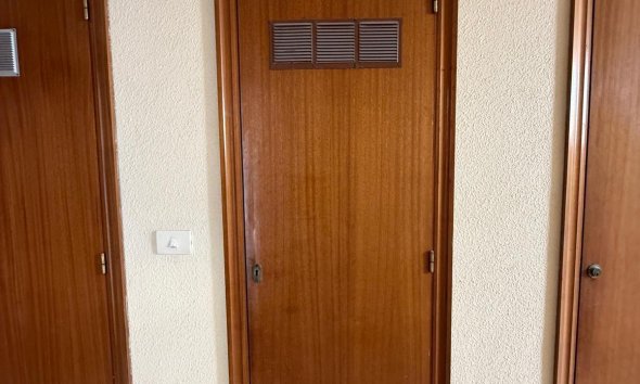 Resale - Apartment - Torrevieja - Acequion