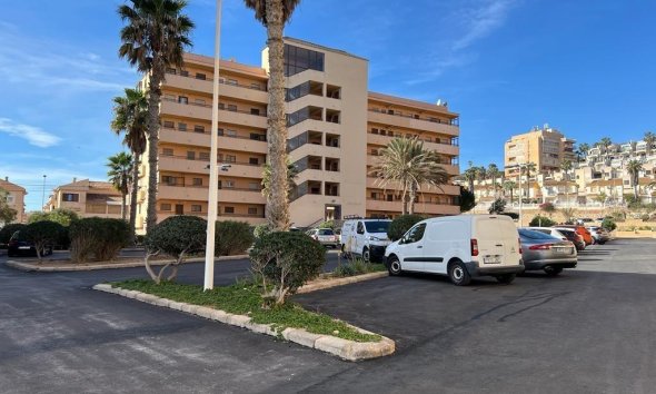 Resale - Apartment - Torrevieja - Cabo cervera