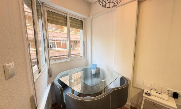 Resale - Apartment - Torrevieja - Habaneras