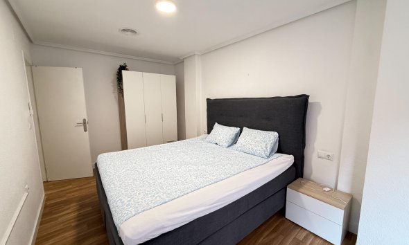 Resale - Apartment - Torrevieja - Habaneras