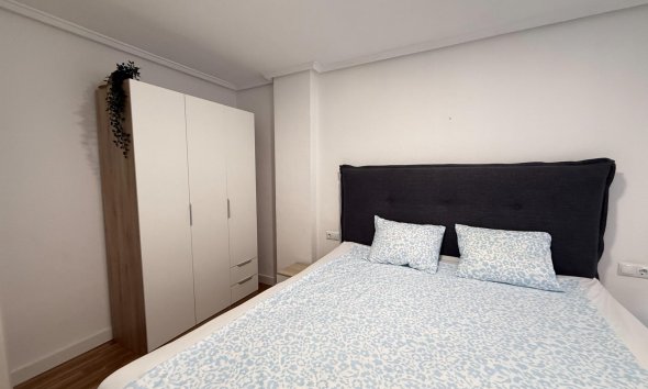 Resale - Apartment - Torrevieja - Habaneras